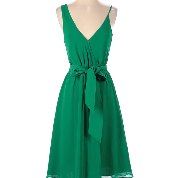 Club Monaco Dresses & Skirts - Club Monaco Sleeveless Green V Neck Dress Sleeveless with Tie Front